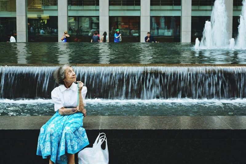 Alexandro Valcarcel catholic woman