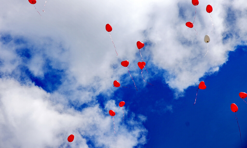 Mike Bonitz - Heart balloons