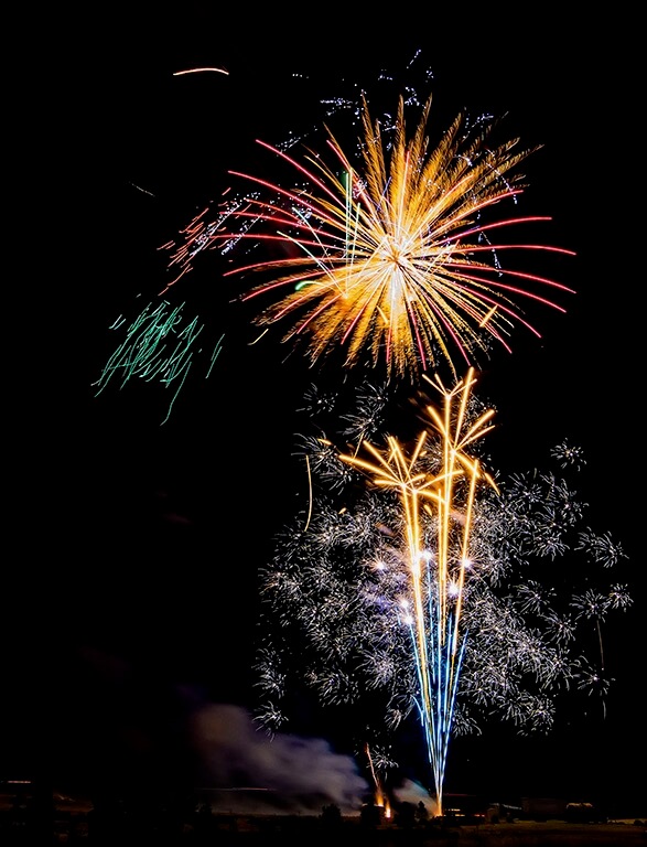 Leander Urmy - Multicolored Bursts