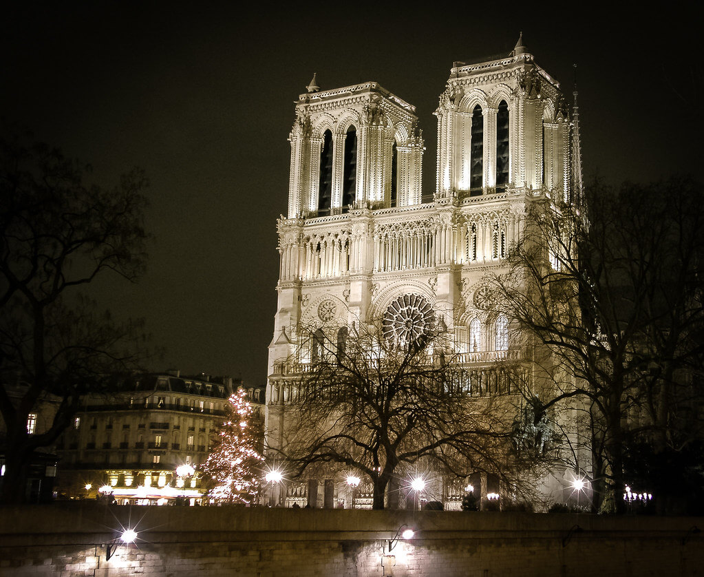 Елена Пејчинова - Notre-Dame de Paris, Christmas time